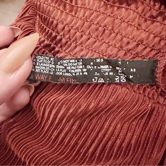 Urban Outfitters Pleated Rust Shiny Pants Elastic Waistband - Picture 6 of 7